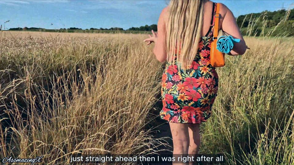 Cheating outdoors with a stranger married wife fucking in the cornfield and giving her a dripping pussy creampie