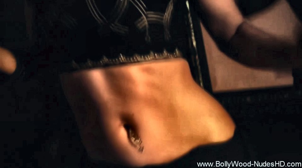Deva Dassi's Exotic Midriff