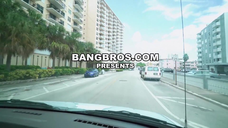 Bangbros - Jessie Saint Come Out of Her Shell in the Bangbus