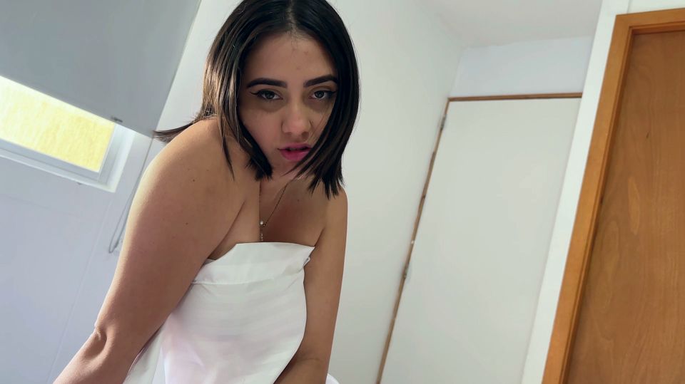 I Can't Wait After Seeing My Roommate Wake up Without Clothes so I End up Giving Her a Good Fuck