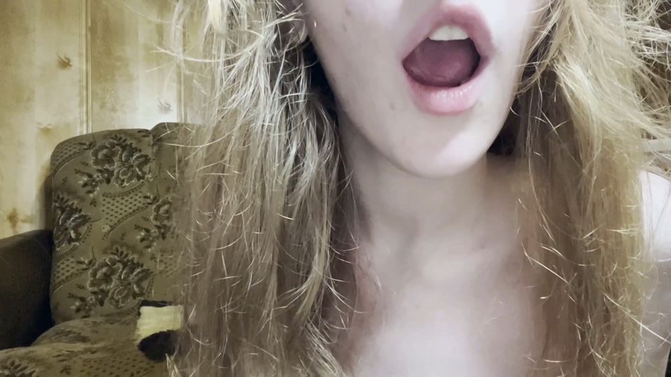 Doing a Sloppy Blowjob for My Friend