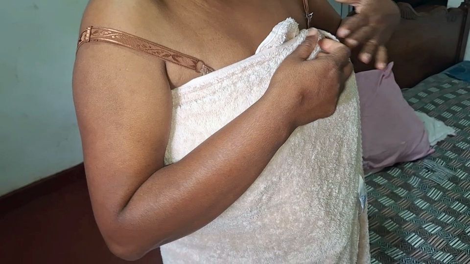 Curvy Half Asian Cougar Wife with Big Ass and natural Tits