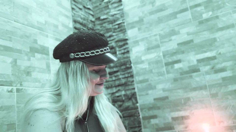 ROMANTIC FLOW WAXING - Mistress Zeida Mistress Daria