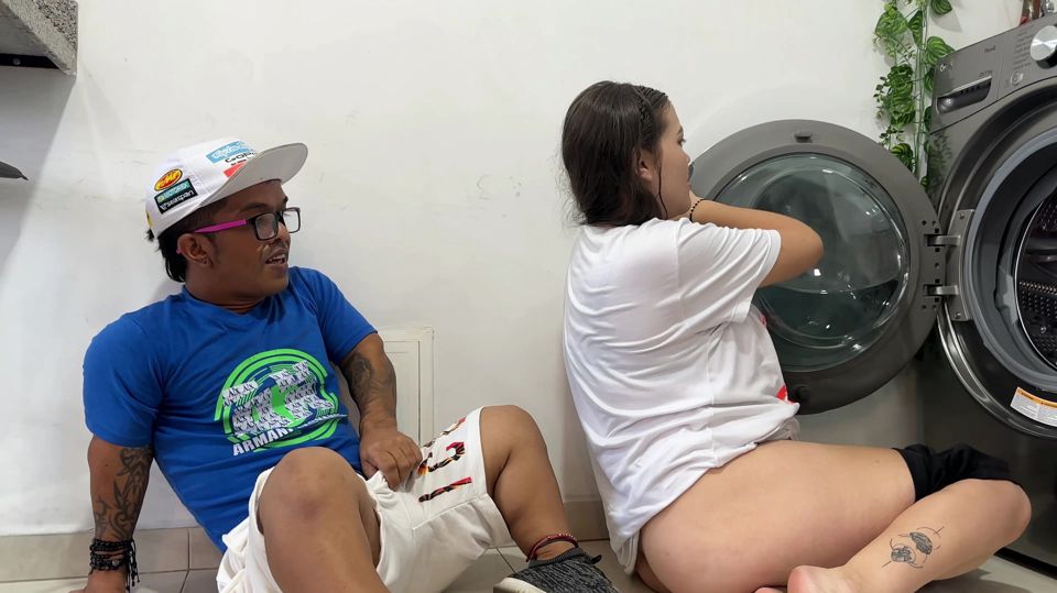 I find my pregnant stepsister trapped in the washing machine, in exchange for helping her out she lets me fuck her rich pussy.