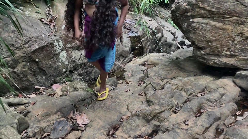 The King's Queet to Bath and the Forest Dwelled Water on Her and Her