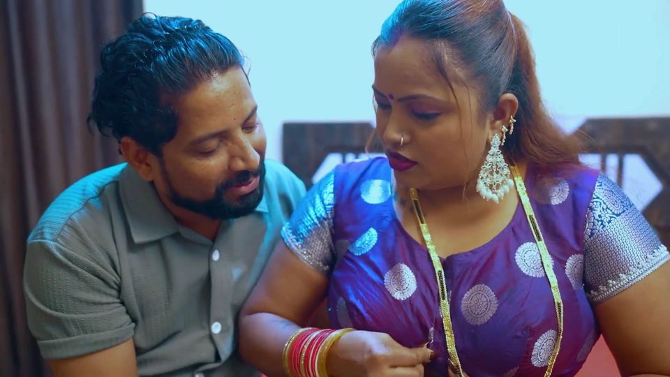 Stranger Man Fucks His Neighbor Bhabhi by Seeing Her Naked Hot Figure