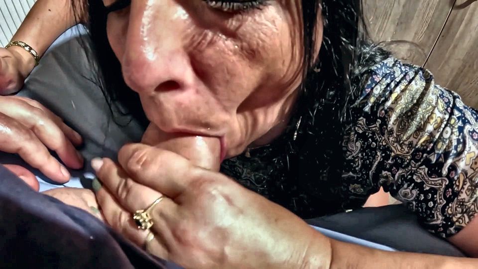 Kitchen Blowjob Surprise. Deepthroat, Cum in Mouth and Double Oral Finish