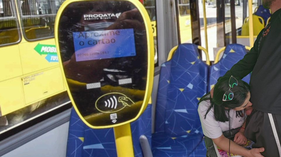 Female student can't resist the cock she saw on the public bus