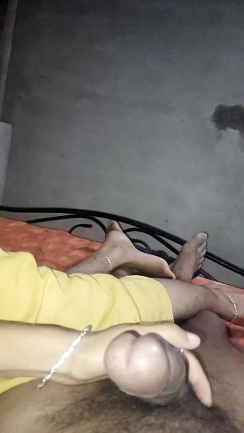 Riya sing Kisses on Her Boob and belly button for Your Pleasure
