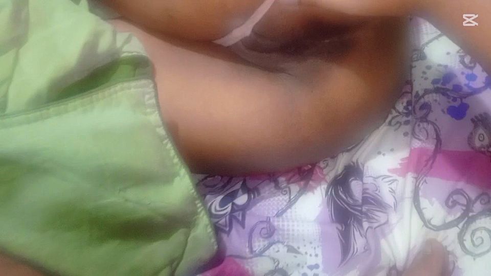 I finger my big-assed aunt and she sucks my cock.