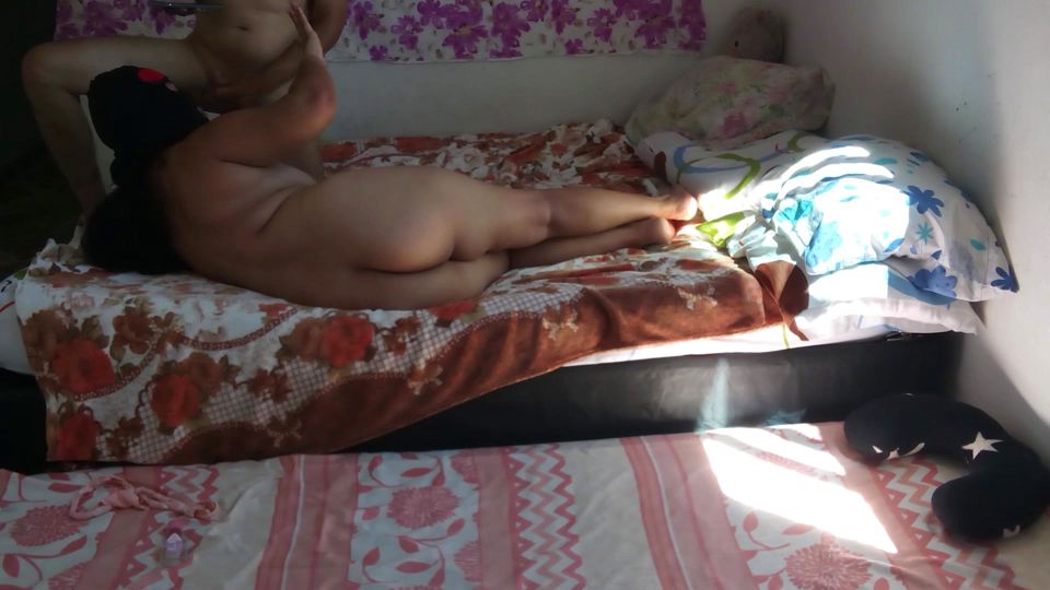 Skinny Desi Housewife Big Tits Deepthroat Queen