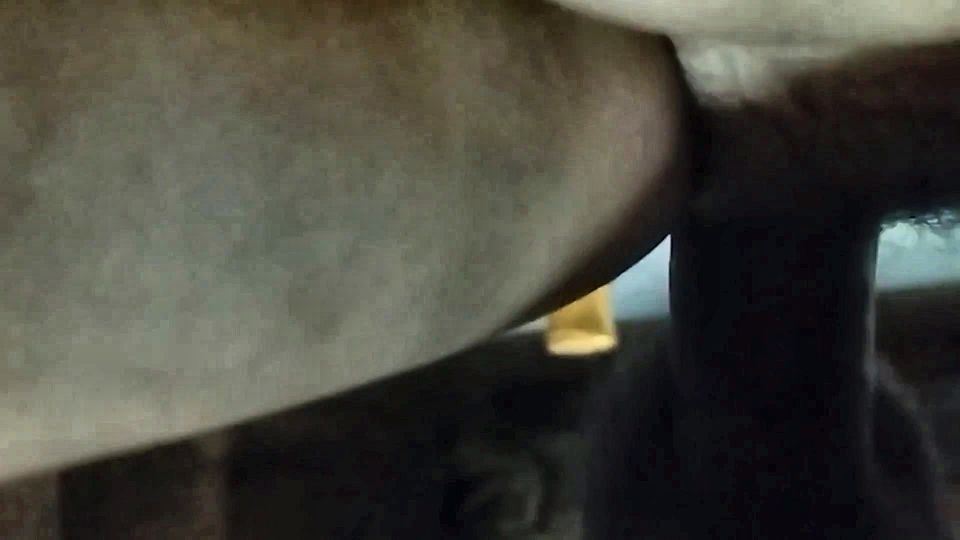 I called an Indian desi sexy lady to a hotel and enjoyed sex.