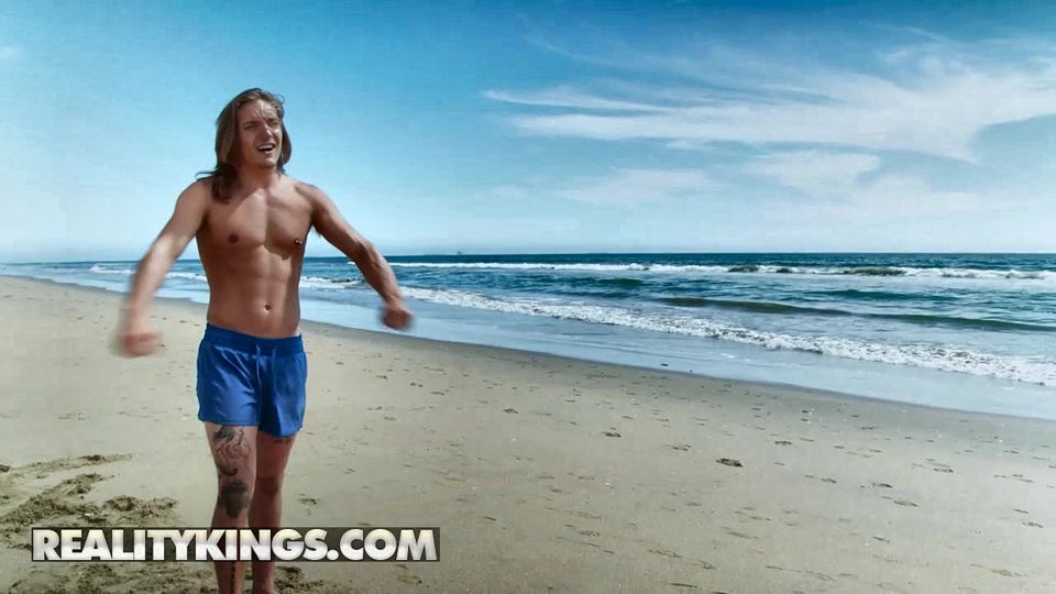 REALITY KINGS - Seductive Reyna Belle Turns A Beach Meeting Into A Passionate Fans Only Style Scene