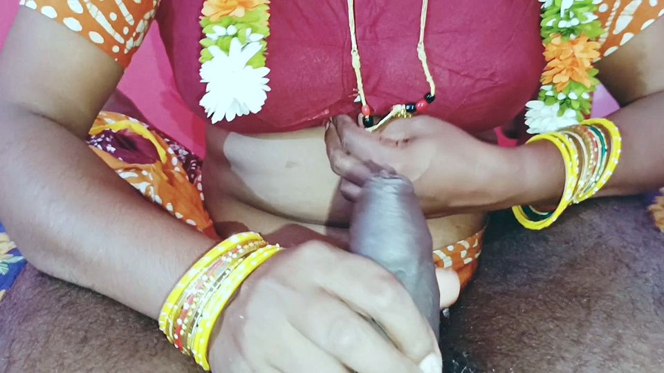 Indian Beautiful Saree Stepmom Fucking Stepson Telugu Dirty Talks.