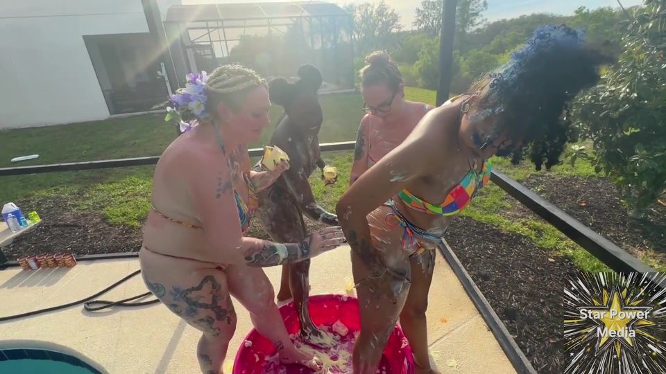 Creamy Custard Playtime: Savanna, Giana, Bleu & Livie Get Messy