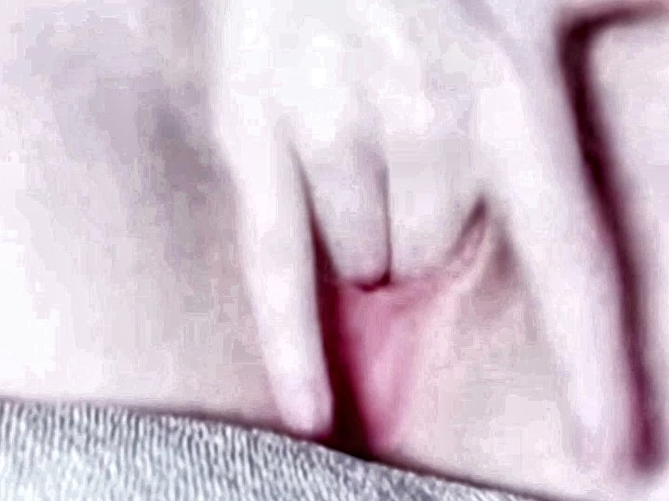Pink virgin pussy solo masturbation