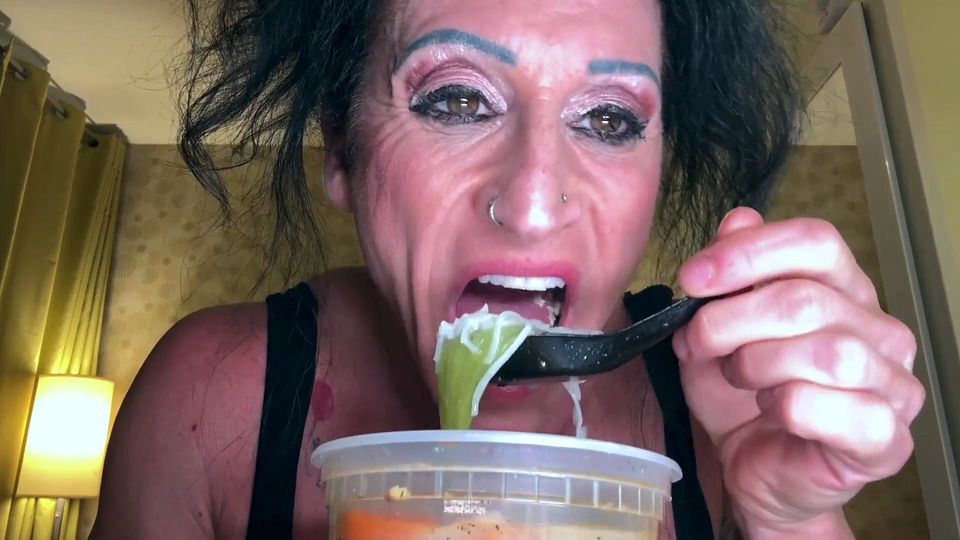 Gulp Thanksgiving: Goddess Kandy Feasts & Swallow You Down Her Throat
