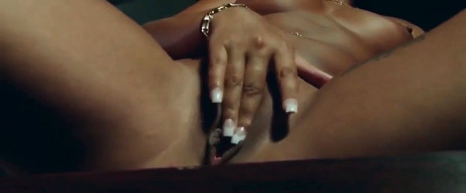 Squirting on the Bar HD