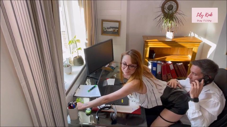 SEDUCING MY BOSS IN THE OFFICE AND GETTING FUCKED OVER THE DESK