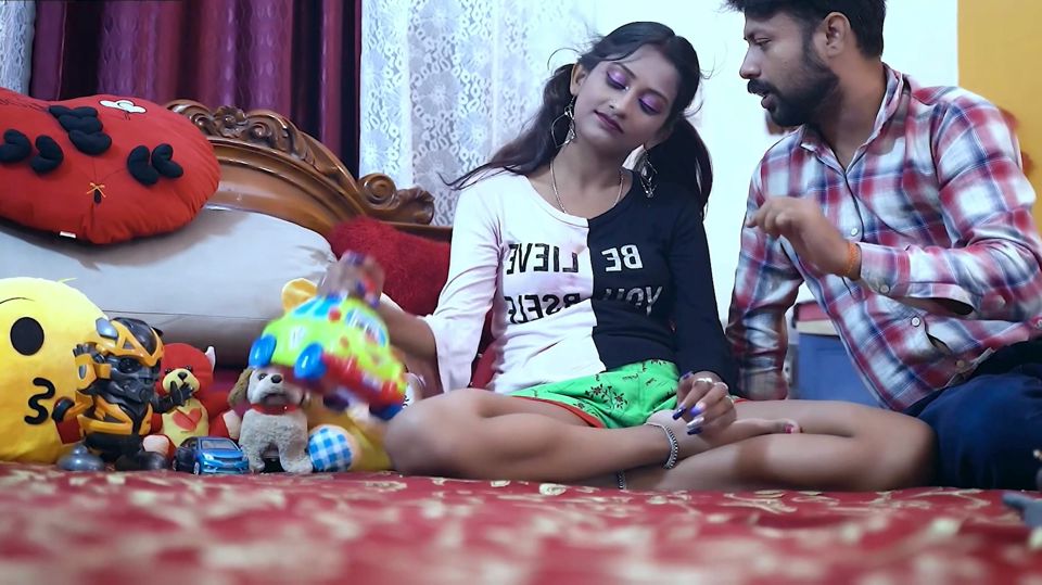 Student ko parhate parhate master ne chuchi daba kar pel diya
