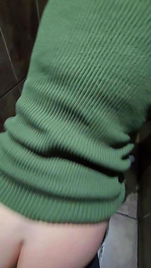 Massive and messy creampie in amateur milfs pussy