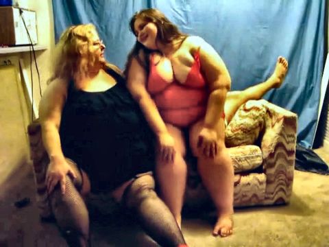 Nurse Vicki and Angie in double face sitting squashing video