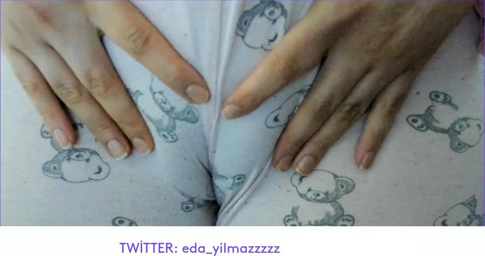 CAMELTOE- SWOLLEN PUSSY- MASTURBATE WITH PAJAMAS