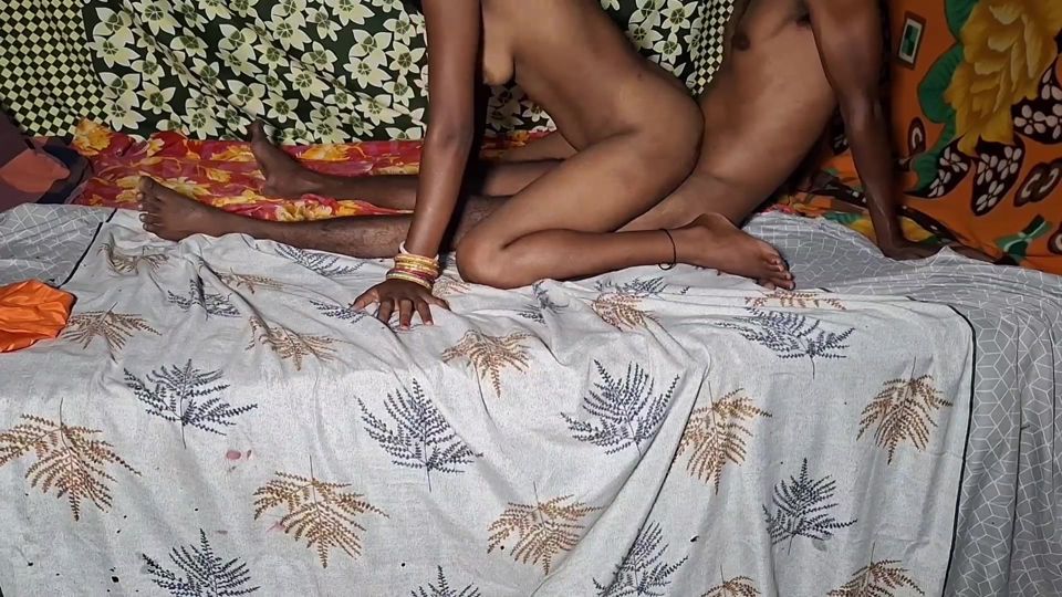 Xxx Desi indian women hard new position style sex video real Desi