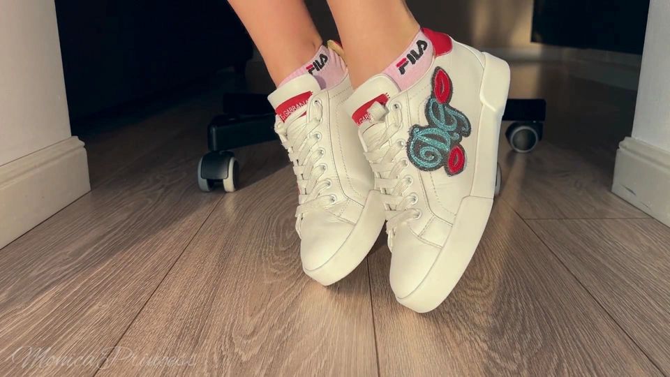 Foot Play in Shoes, Socks, Barefoot