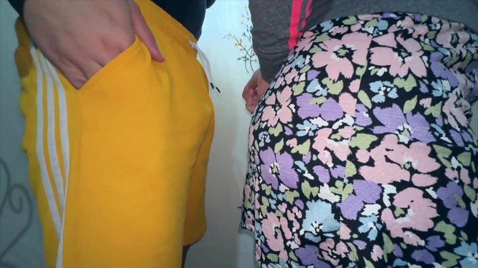 Big-ass Woman Accidentally Touches a Stranger's Cock and Gets Turned on