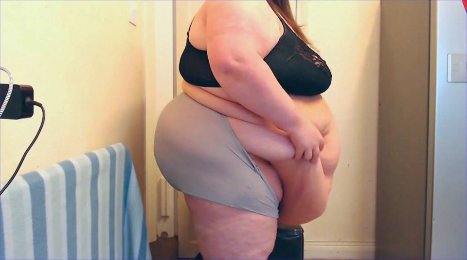 SSBBW slow motion belly jiggles and shakes