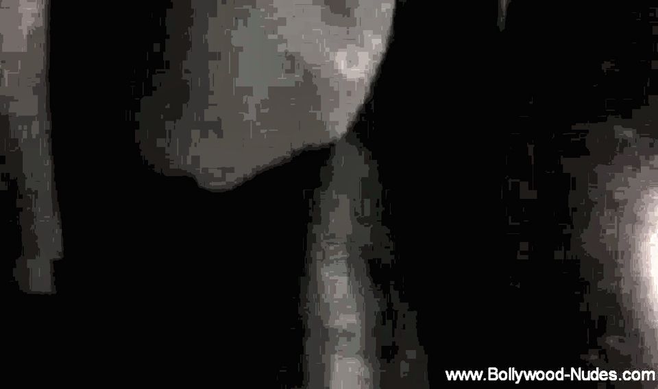 Brunette's Sensual Belly Show