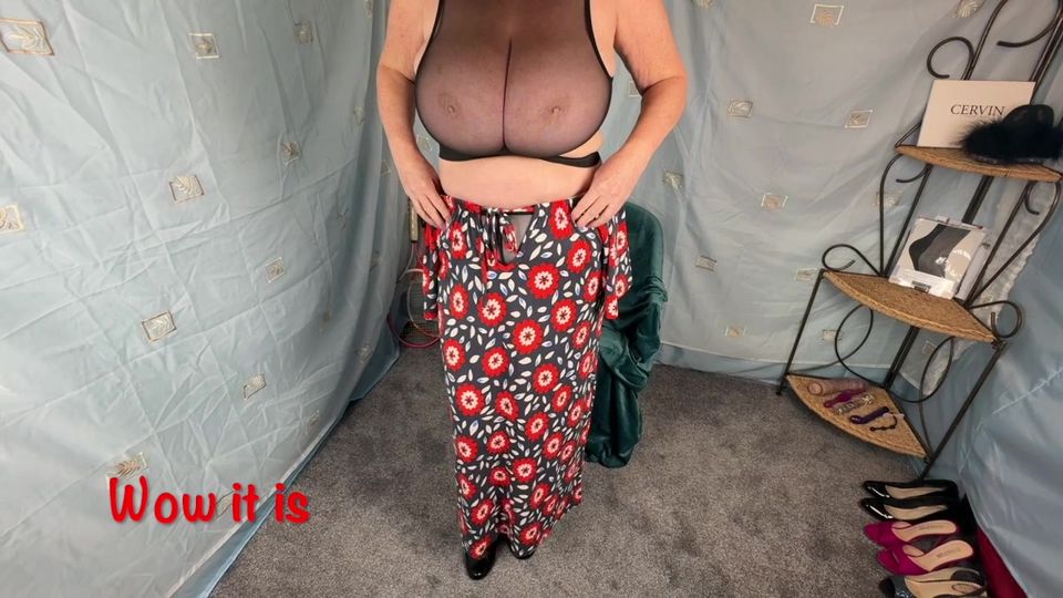 Mrs Mature Feet Stripping Down to Her Big White Granny Pants 424