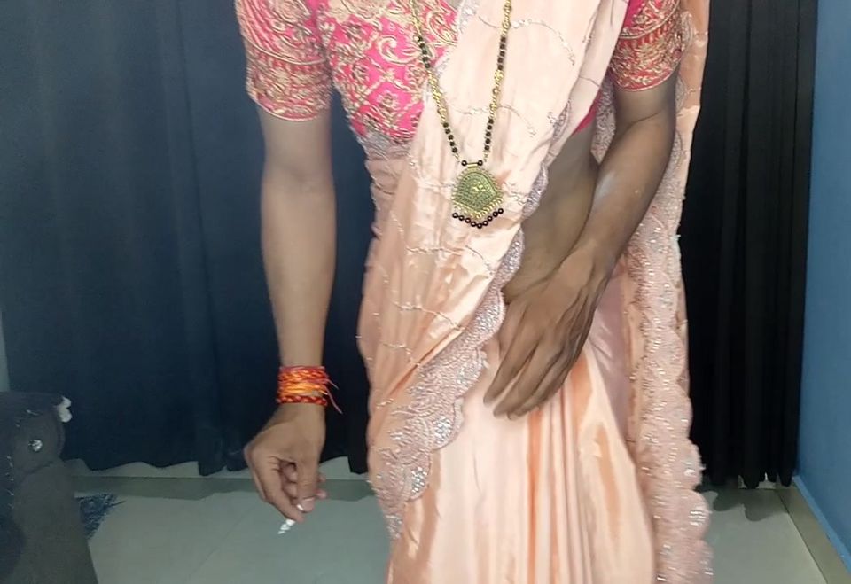 Indian hot stepmoms wearing saree last night looking so hot