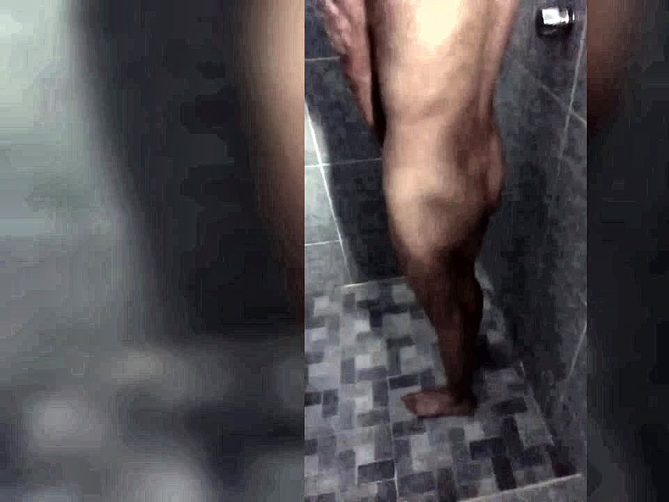 I find my stepsister's skinny girl in the shower