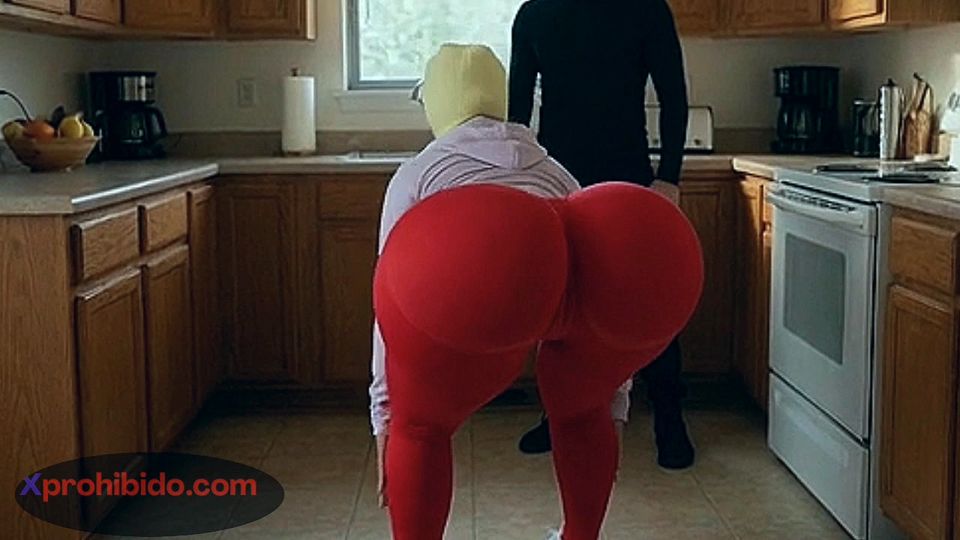 Petite Big Ass Girl Bouncing Her Massive Ass