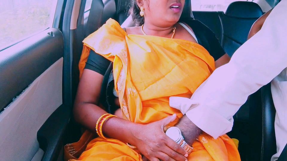 Desi saree maid car sex Telugu dirty talks.