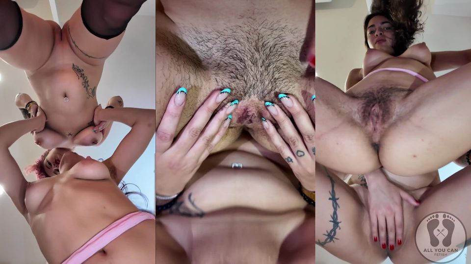 Two Hot Pussies Teasing You Shaking Facesitting Twerking