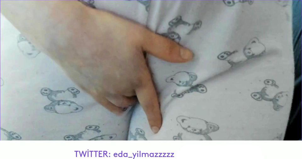 CAMELTOE- MASTURBATE WITH PAJAMA- RUBBING PUSSY WITH PAJAMA