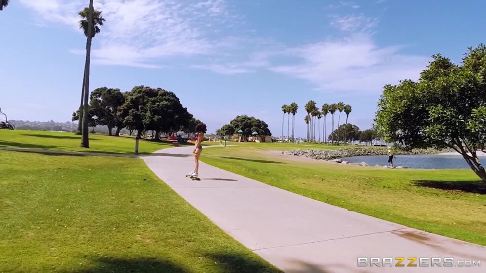 Teens Like It Big - Skater Slut Tysen Rich Fucks Officer Keiran Lee's Monster Cock in Public