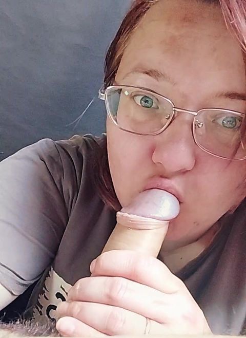 Amateur Girlfriend Blowjob Instead of Cooking - Curvy Brunette with Glasses Sucks and Jerks Cock