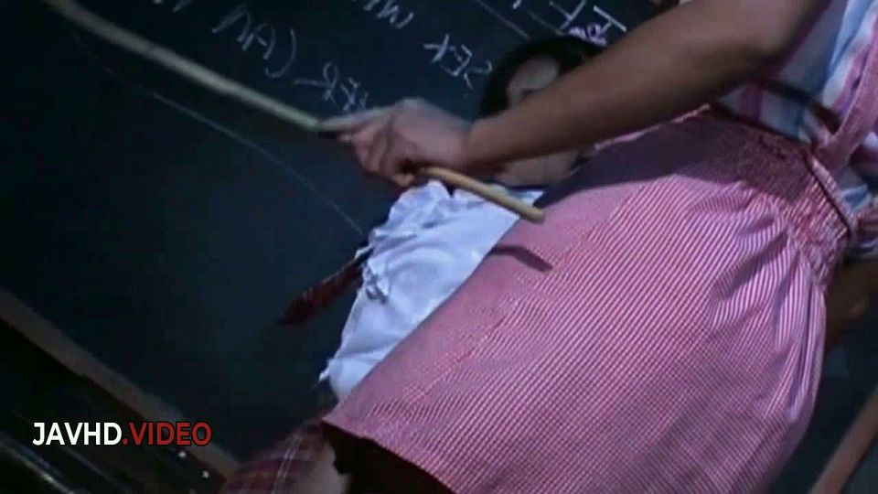Hot Japanese Girls Sultry Meena Rewedy Sherri Wear Tiny Skirts For Passionate Play