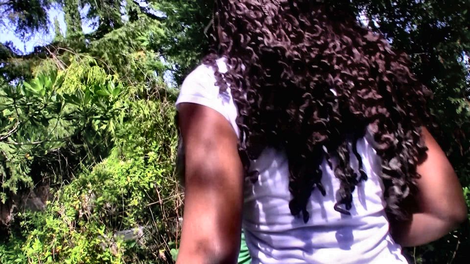 Teen ebony get her coochie rammed in the open