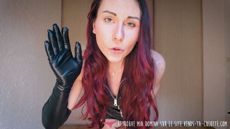 Vends-ta-culotte - Introduction to ballbusting by a gorgeous French femdom in a leather suit
