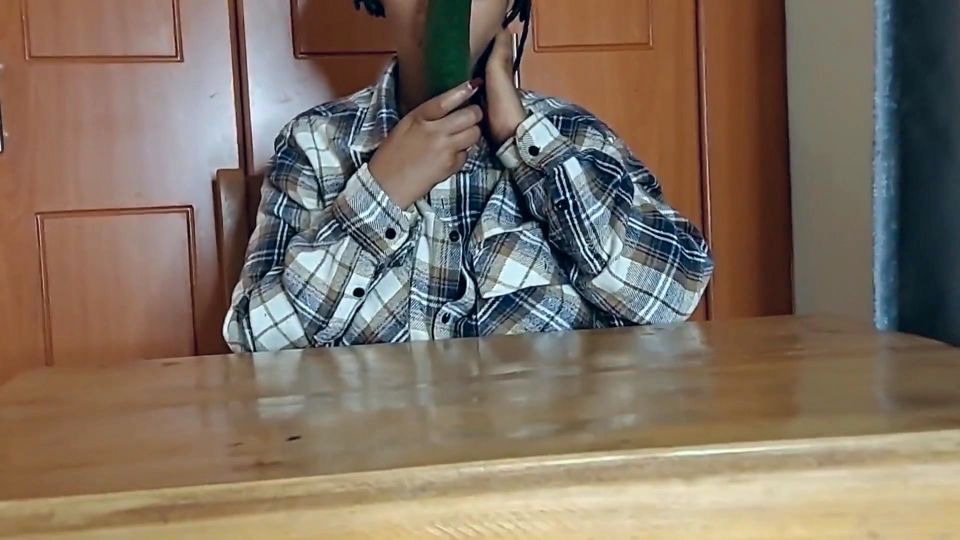 She Uses Big Cucumber to Squirt in Toilet