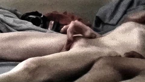 Submissive Snowbunny Plays With Pussy