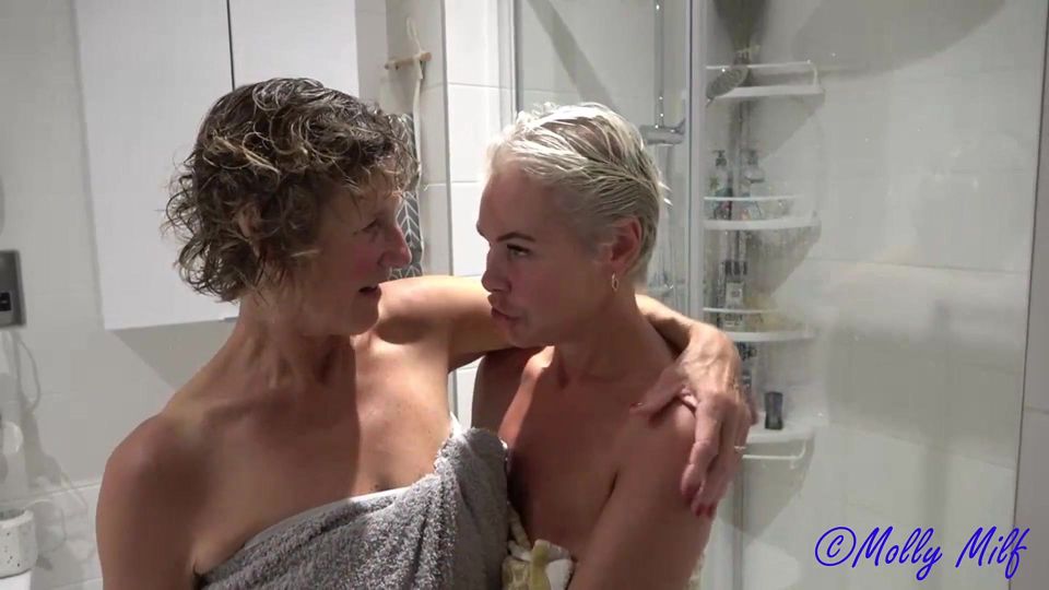 Molly & Francesca Get Out the Shower and Its Time for Fun in Her Bedroom