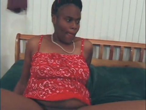 Black Babe Sucking White Dick Before Getting Fucked