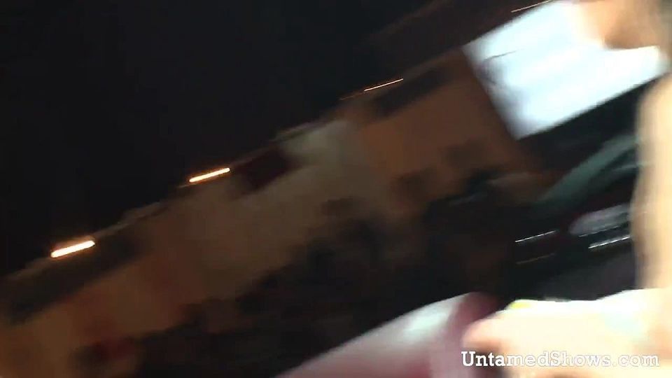 Sexy girl shaking her big tits and juicy ass