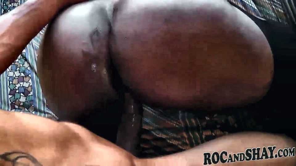BLACK AMATEUR COUPLE IN LOVE !!